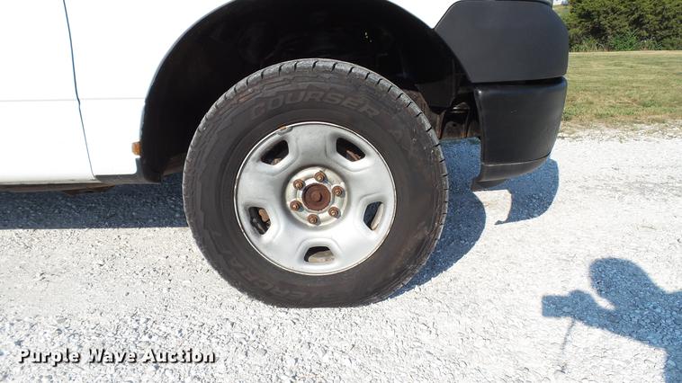 image for item DD7259 2007 Ford F150 XL pickup truck