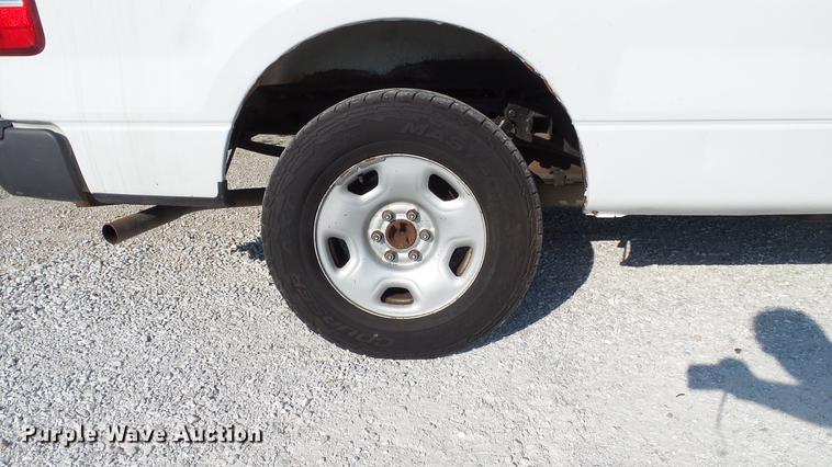 image for item DD7259 2007 Ford F150 XL pickup truck