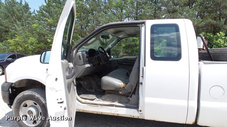 image for item DD7262 2007 Ford F250 Super Duty XL SuperCab pickup truck