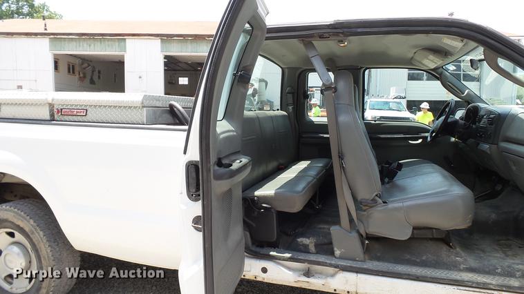 image for item DD7262 2007 Ford F250 Super Duty XL SuperCab pickup truck
