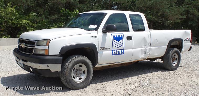image for item DD7263 2006 Chevrolet Silverado 2500HD Ext. Cab pickup truck