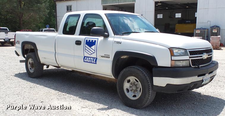 image for item DD7263 2006 Chevrolet Silverado 2500HD Ext. Cab pickup truck