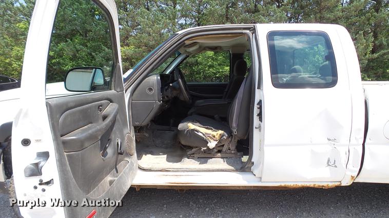 image for item DD7263 2006 Chevrolet Silverado 2500HD Ext. Cab pickup truck