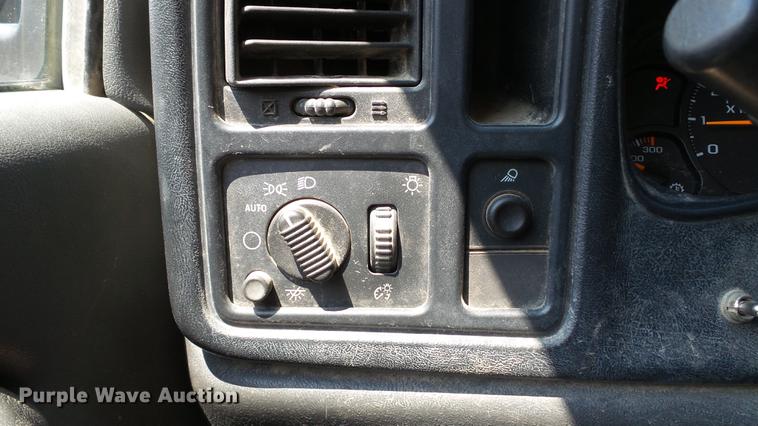 image for item DD7263 2006 Chevrolet Silverado 2500HD Ext. Cab pickup truck