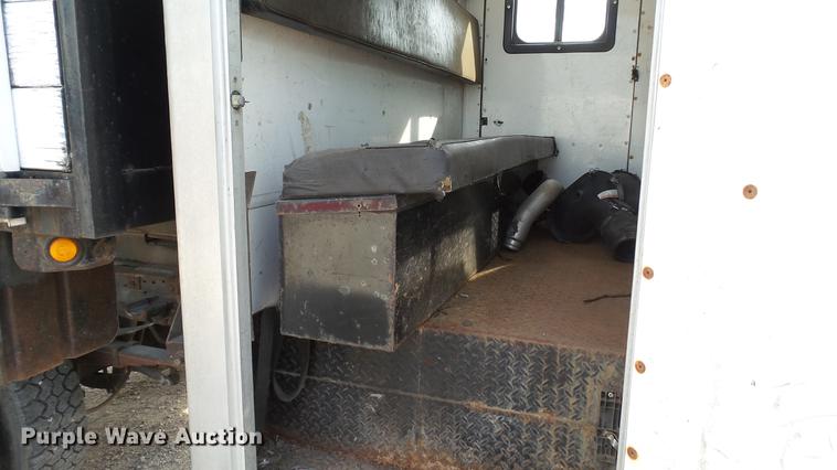 image for item DD7285 2003 Ford F450 Super Duty XL Crew Cab dump flatbed pickup truck