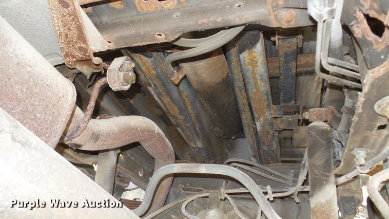 image for item DD7285 2003 Ford F450 Super Duty XL Crew Cab dump flatbed pickup truck