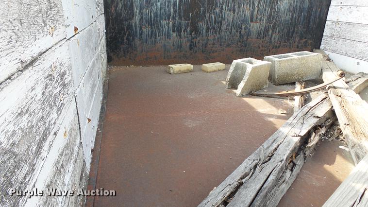 image for item DD7285 2003 Ford F450 Super Duty XL Crew Cab dump flatbed pickup truck