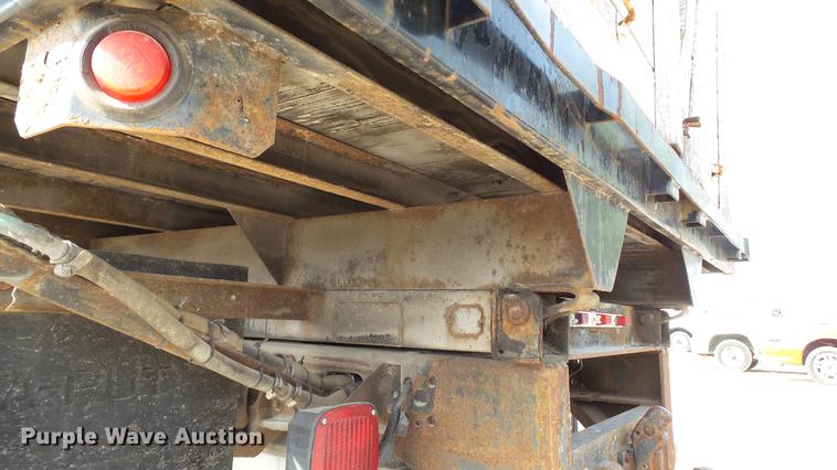 image for item DD7285 2003 Ford F450 Super Duty XL Crew Cab dump flatbed pickup truck