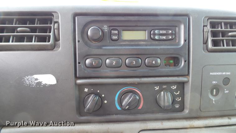 image for item DD7285 2003 Ford F450 Super Duty XL Crew Cab dump flatbed pickup truck