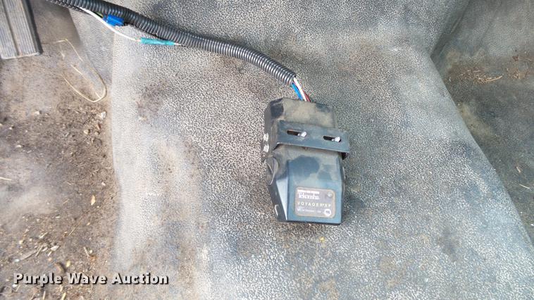 image for item DD7285 2003 Ford F450 Super Duty XL Crew Cab dump flatbed pickup truck