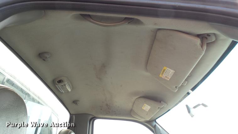 image for item DD7285 2003 Ford F450 Super Duty XL Crew Cab dump flatbed pickup truck