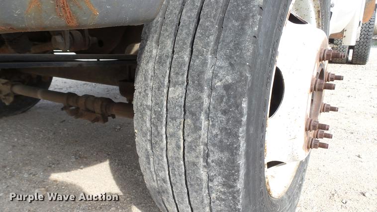 image for item DD7285 2003 Ford F450 Super Duty XL Crew Cab dump flatbed pickup truck