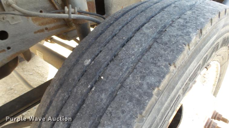 image for item DD7285 2003 Ford F450 Super Duty XL Crew Cab dump flatbed pickup truck