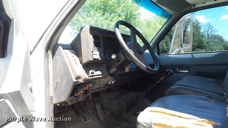 image for item DD7292 1997 Chevrolet TopKick truck