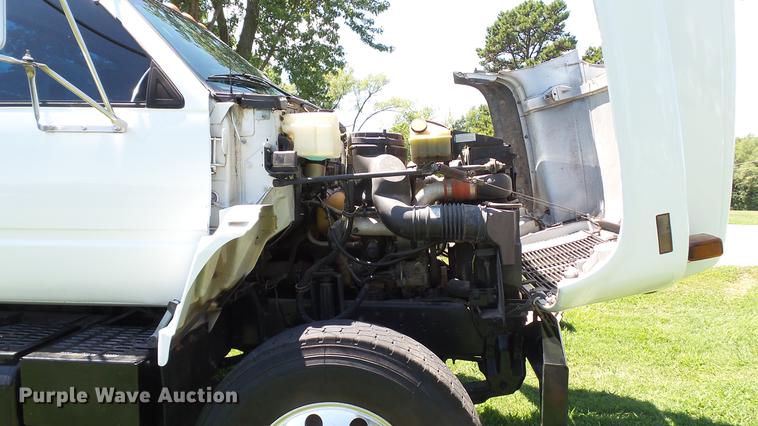 image for item DD7292 1997 Chevrolet TopKick truck