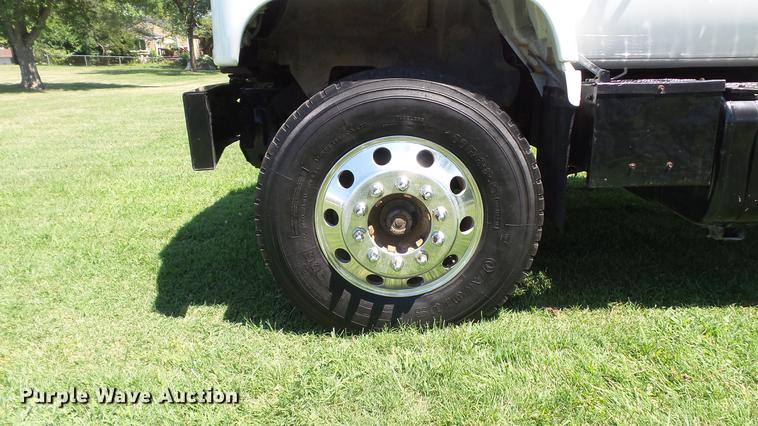 image for item DD7292 1997 Chevrolet TopKick truck