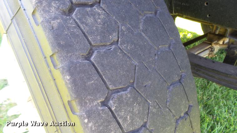 image for item DD7292 1997 Chevrolet TopKick truck