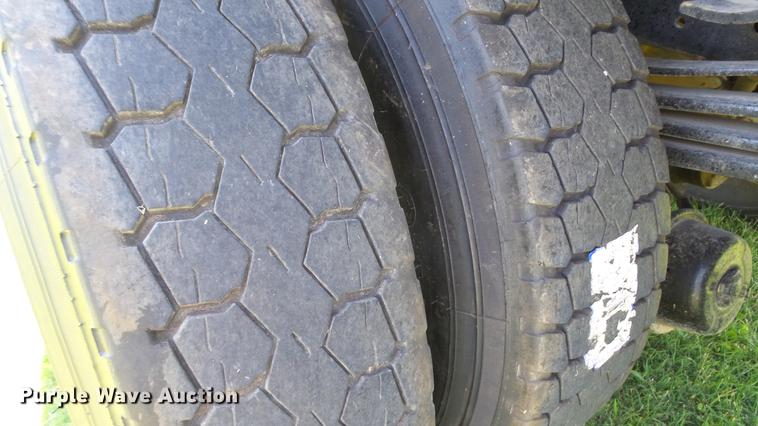 image for item DD7292 1997 Chevrolet TopKick truck