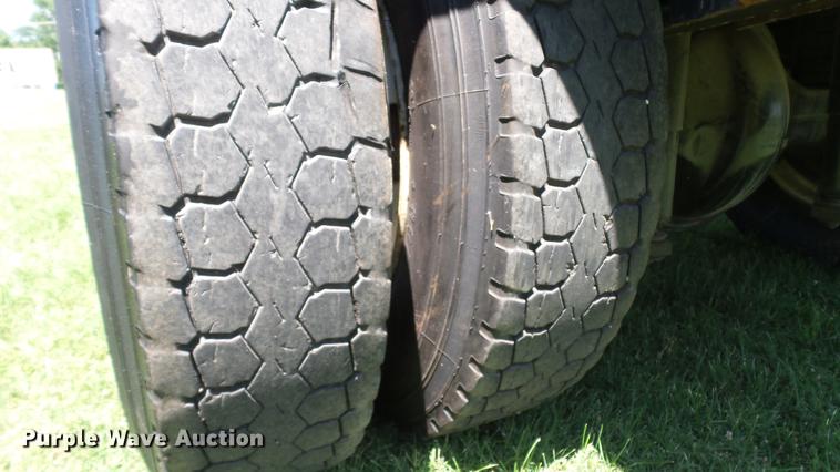 image for item DD7292 1997 Chevrolet TopKick truck