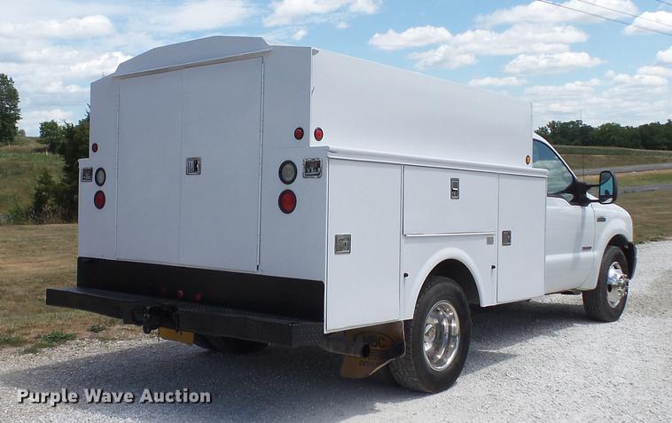 image for item DD7297 2006 Ford F350 Super Duty XL utility bed pickup truck