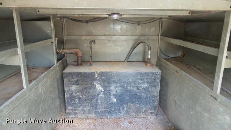 image for item DD7297 2006 Ford F350 Super Duty XL utility bed pickup truck