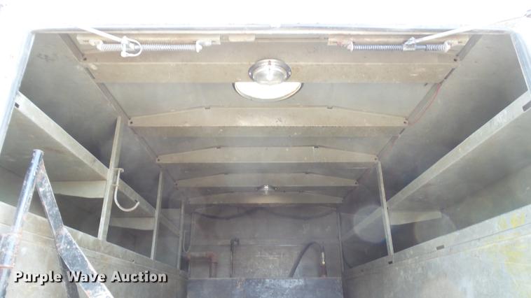 image for item DD7297 2006 Ford F350 Super Duty XL utility bed pickup truck