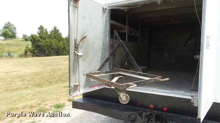 image for item DD7297 2006 Ford F350 Super Duty XL utility bed pickup truck