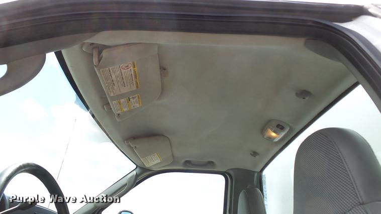 image for item DD7297 2006 Ford F350 Super Duty XL utility bed pickup truck