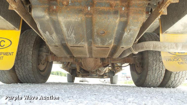 image for item DD7297 2006 Ford F350 Super Duty XL utility bed pickup truck