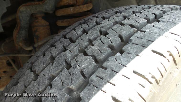 image for item DD7297 2006 Ford F350 Super Duty XL utility bed pickup truck