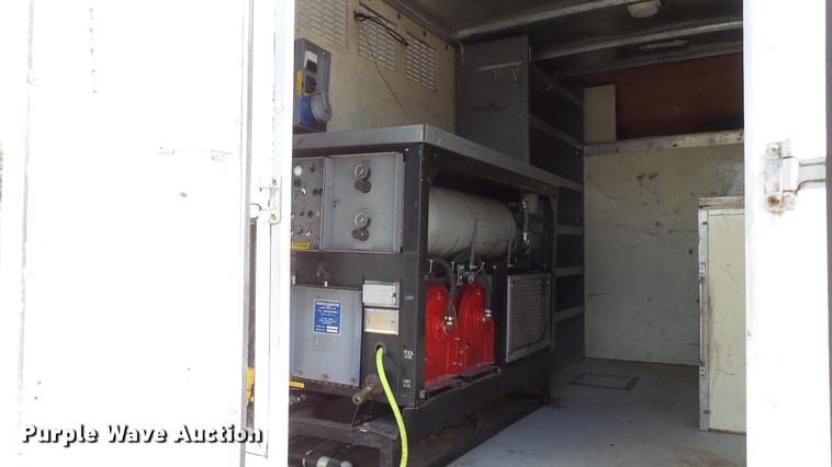 image for item DD7299 1999 Chevrolet Express 3500 Cargo box truck