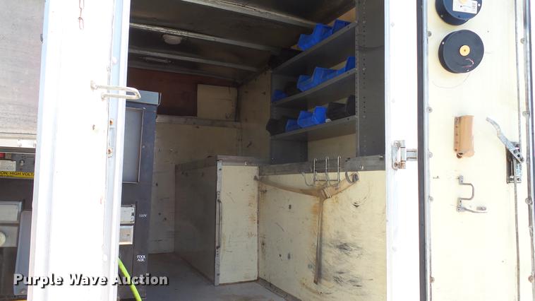 image for item DD7299 1999 Chevrolet Express 3500 Cargo box truck