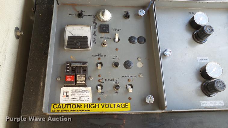 image for item DD7299 1999 Chevrolet Express 3500 Cargo box truck