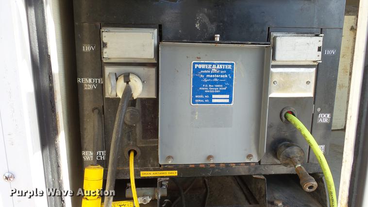 image for item DD7299 1999 Chevrolet Express 3500 Cargo box truck