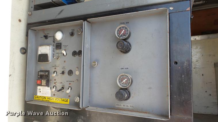 image for item DD7299 1999 Chevrolet Express 3500 Cargo box truck