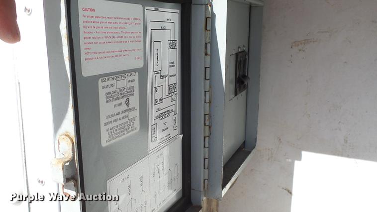 image for item DD7299 1999 Chevrolet Express 3500 Cargo box truck