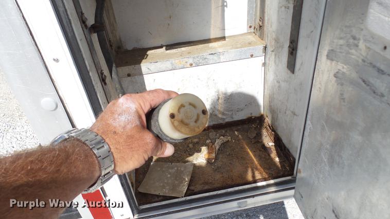 image for item DD7299 1999 Chevrolet Express 3500 Cargo box truck