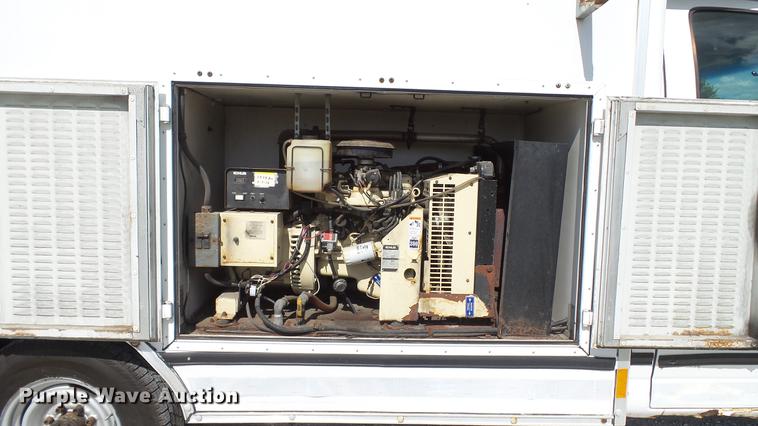 image for item DD7299 1999 Chevrolet Express 3500 Cargo box truck