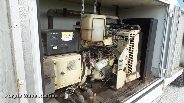 image for item DD7299 1999 Chevrolet Express 3500 Cargo box truck