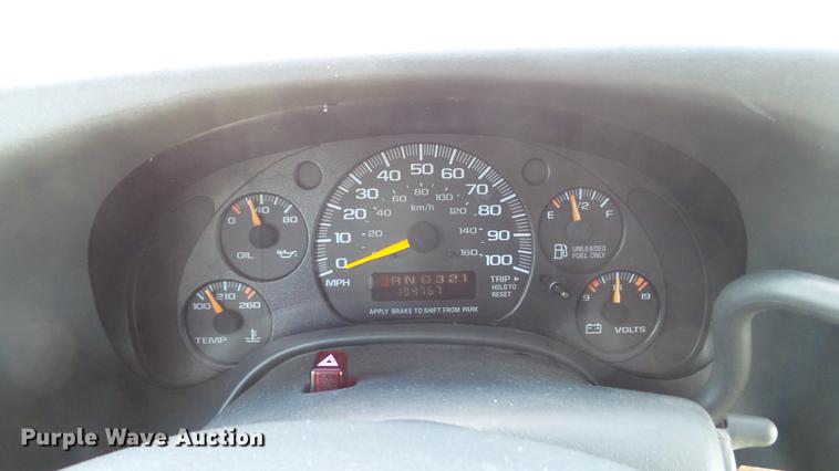 image for item DD7299 1999 Chevrolet Express 3500 Cargo box truck