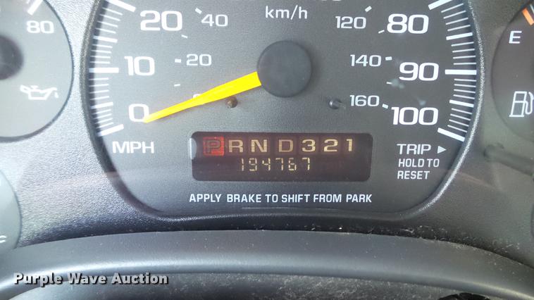 image for item DD7299 1999 Chevrolet Express 3500 Cargo box truck