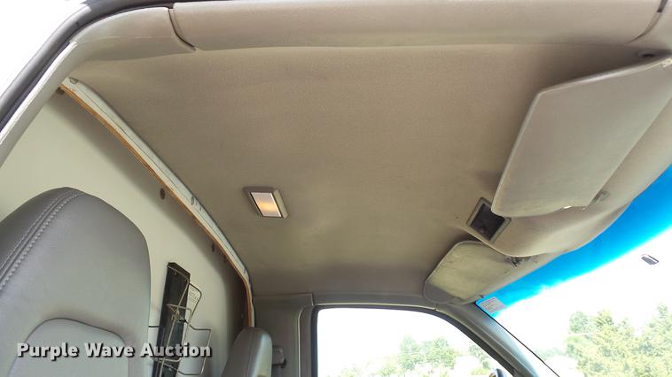 image for item DD7299 1999 Chevrolet Express 3500 Cargo box truck