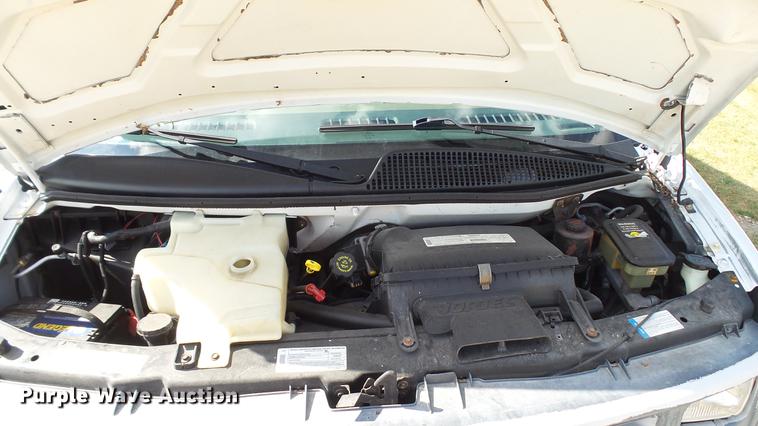 image for item DD7299 1999 Chevrolet Express 3500 Cargo box truck