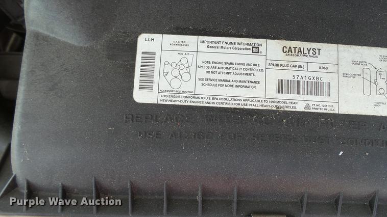 image for item DD7299 1999 Chevrolet Express 3500 Cargo box truck