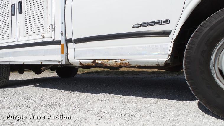 image for item DD7299 1999 Chevrolet Express 3500 Cargo box truck