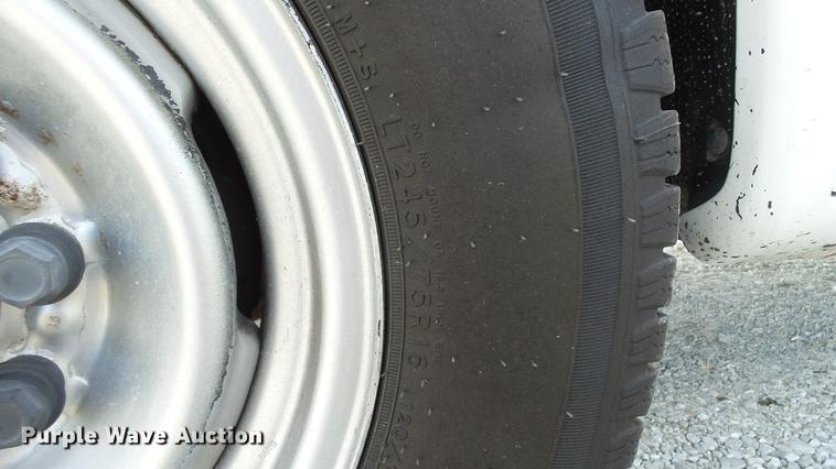 image for item DD7299 1999 Chevrolet Express 3500 Cargo box truck