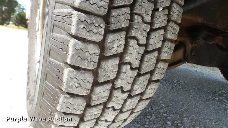 image for item DD7299 1999 Chevrolet Express 3500 Cargo box truck