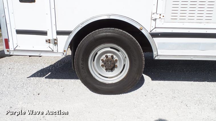 image for item DD7299 1999 Chevrolet Express 3500 Cargo box truck