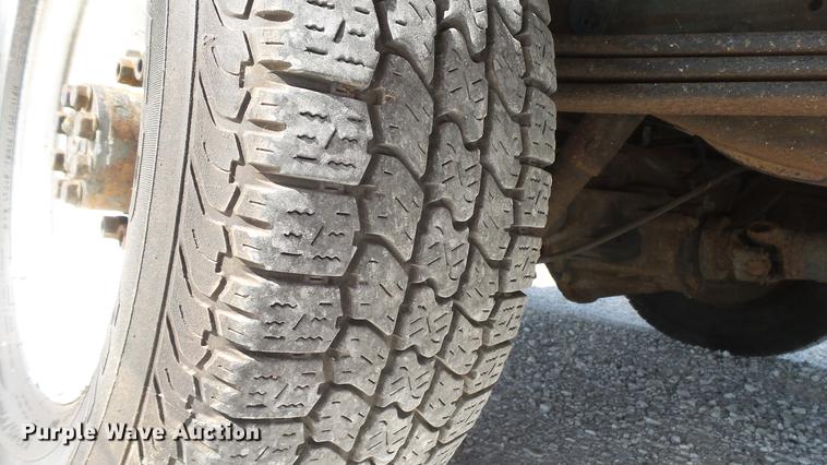 image for item DD7299 1999 Chevrolet Express 3500 Cargo box truck