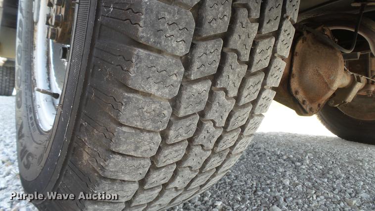 image for item DD7299 1999 Chevrolet Express 3500 Cargo box truck